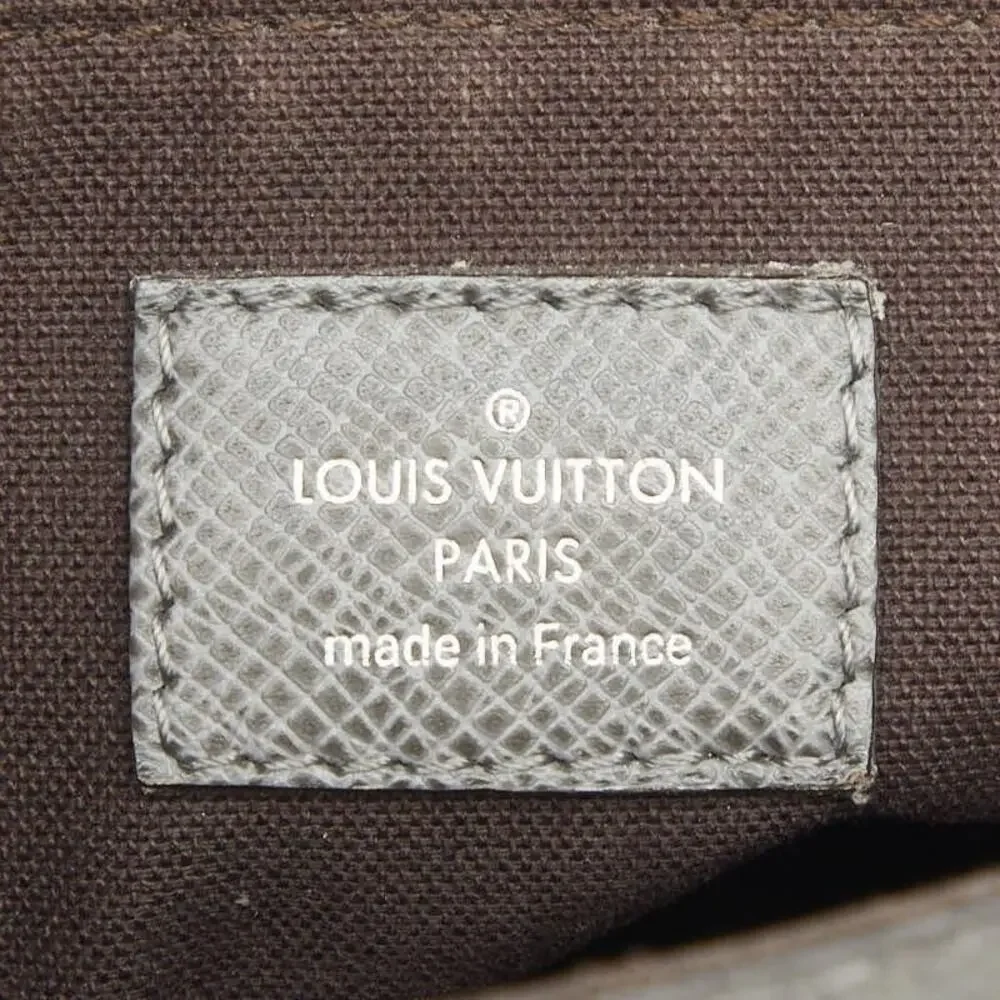 Louis Vuitton Taiga Leather Roman PM Shoulder Bag Glaciar Gray
